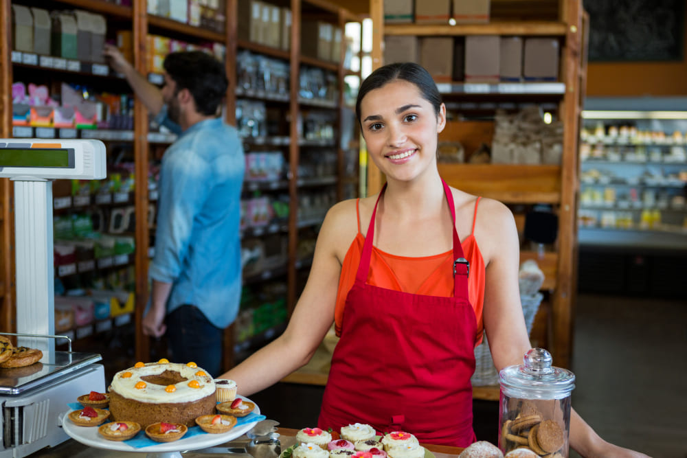 Una chica en un negocio de Tienda  mexicana cerca de mi